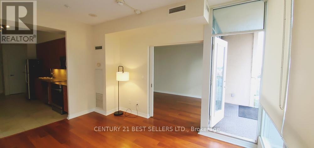 801 - 225 Webb Drive, Mississauga, Ontario  L5B 3Y5 - Photo 12 - W12613526