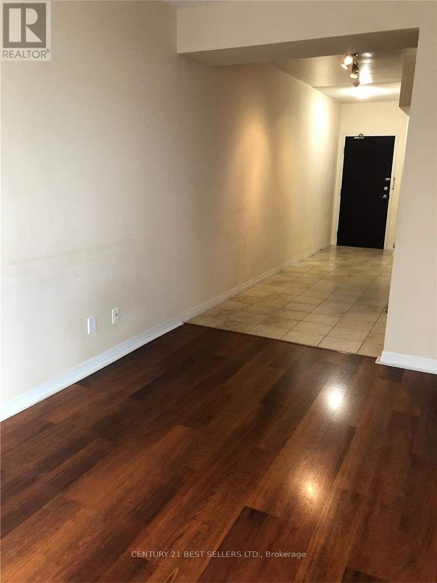 801 - 225 Webb Drive, Mississauga, Ontario  L5B 3Y5 - Photo 2 - W12613526