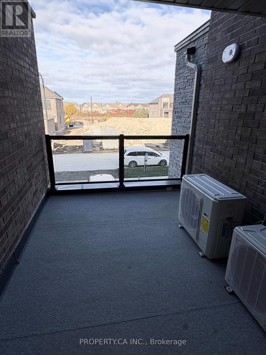 132 Falby Road, Brampton, Ontario  L6P 4L9 - Photo 15 - W12635422