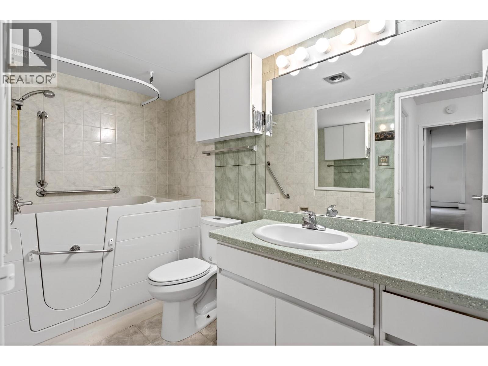 504 2024 Fullerton Avenue, North Vancouver, British Columbia  V7P 3G4 - Photo 33 - R3074145