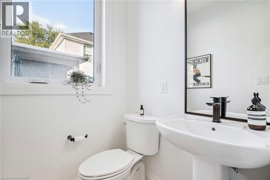 8 Paxton Avenue, St. Catharines, Ontario  L2N 5H8 - Photo 16 - 40794225