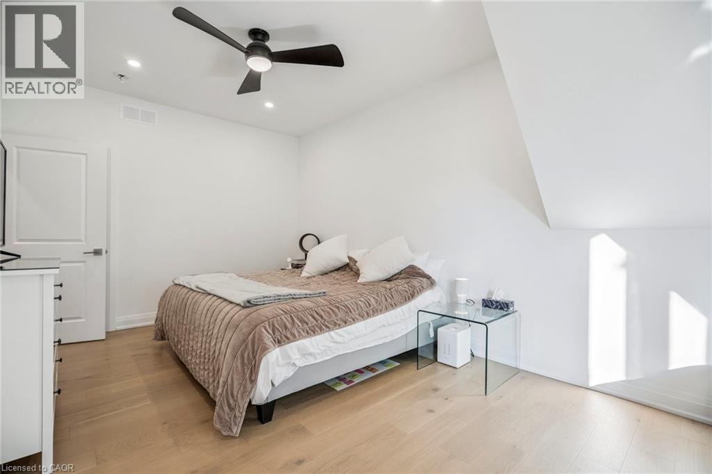 8 Paxton Avenue, St. Catharines, Ontario  L2N 5H8 - Photo 18 - 40794225