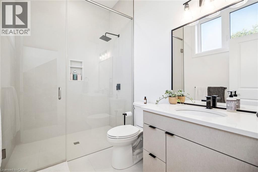 8 Paxton Avenue, St. Catharines, Ontario  L2N 5H8 - Photo 25 - 40794225