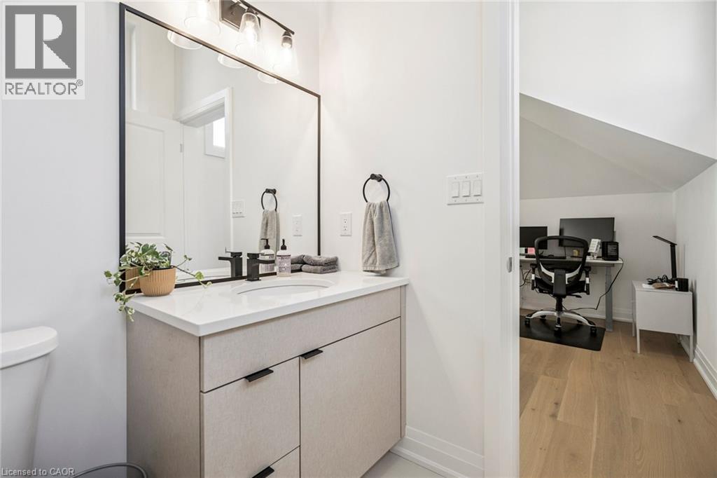 8 Paxton Avenue, St. Catharines, Ontario  L2N 5H8 - Photo 26 - 40794225