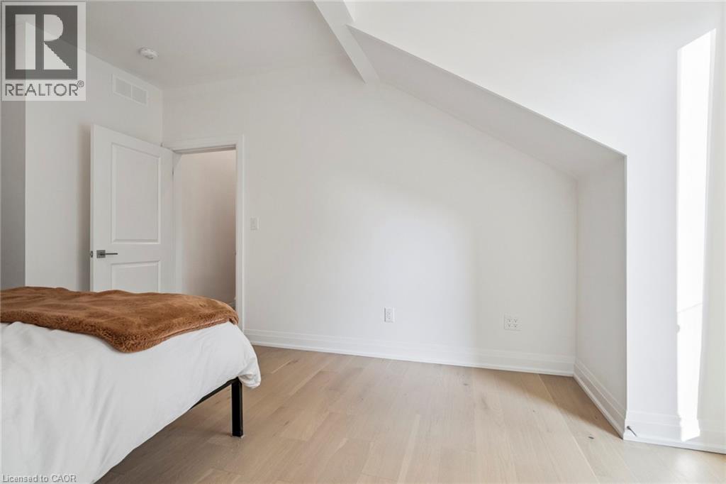 8 Paxton Avenue, St. Catharines, Ontario  L2N 5H8 - Photo 31 - 40794225