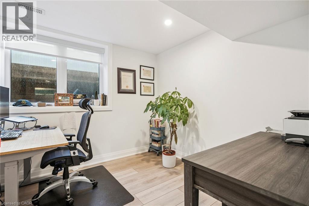 8 Paxton Avenue, St. Catharines, Ontario  L2N 5H8 - Photo 33 - 40794225