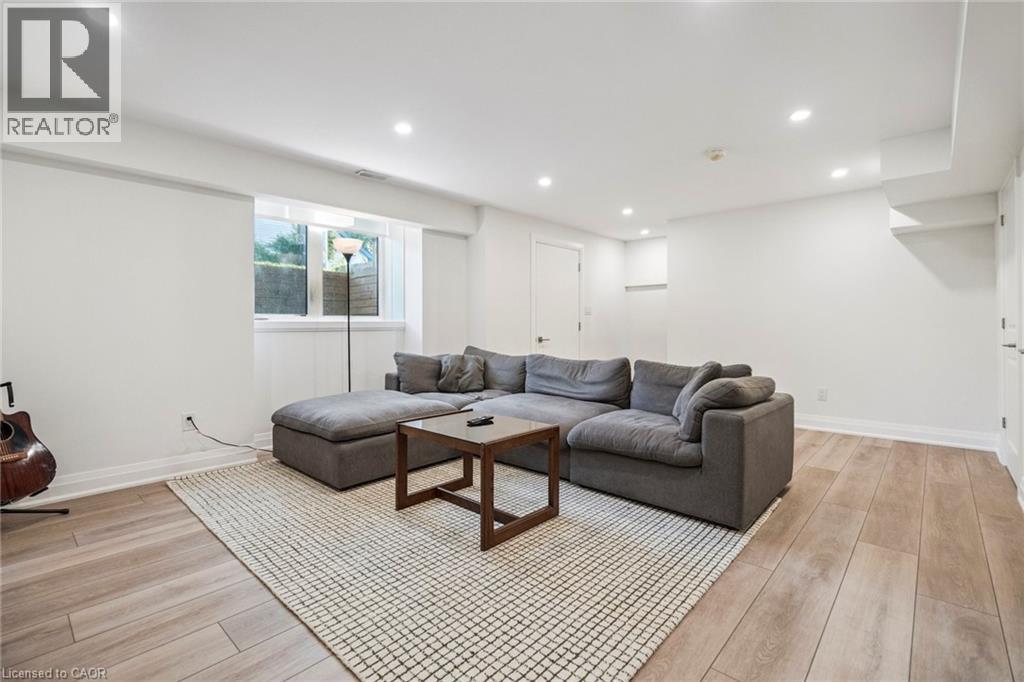 8 Paxton Avenue, St. Catharines, Ontario  L2N 5H8 - Photo 39 - 40794225