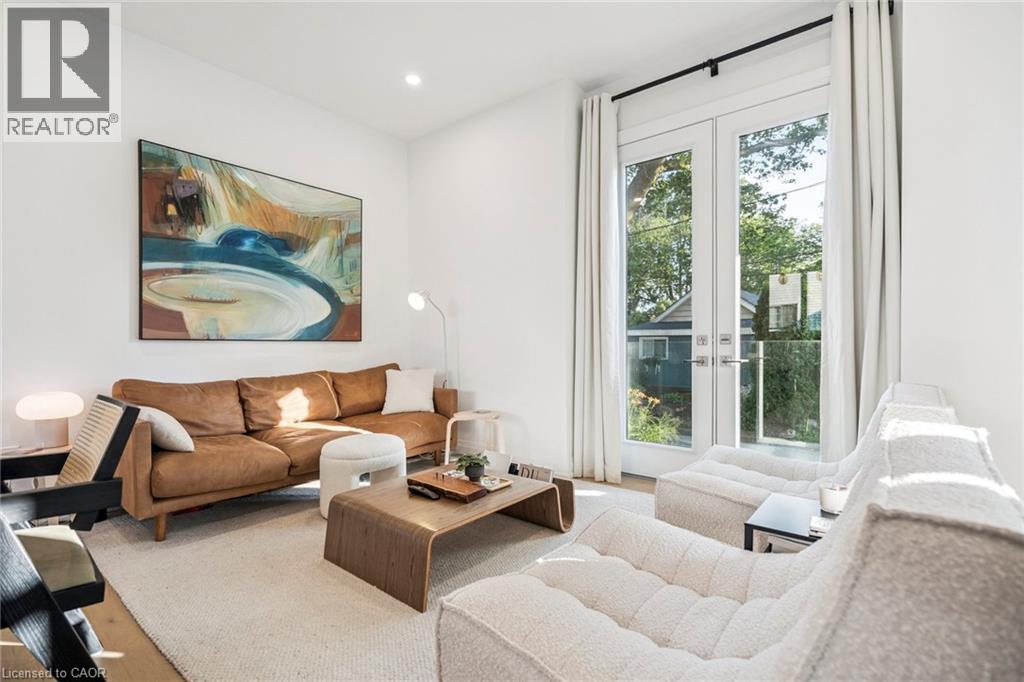 8 Paxton Avenue, St. Catharines, Ontario  L2N 5H8 - Photo 5 - 40794225