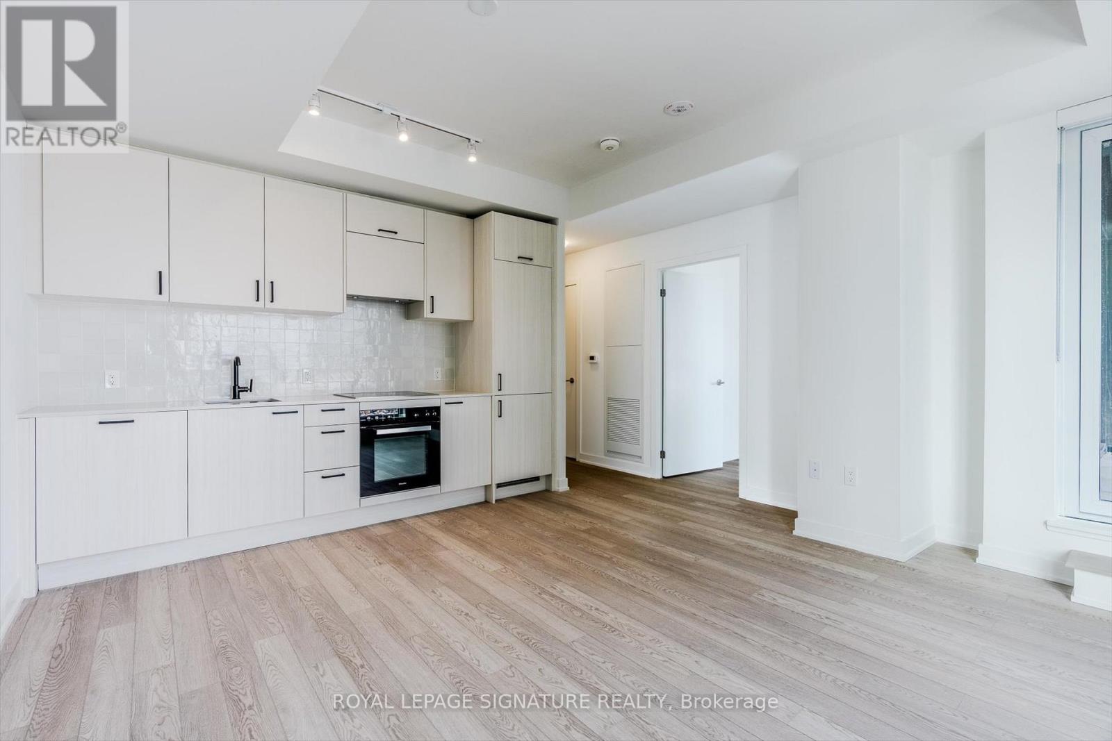 1420 - 1 Quarrington Lane, Toronto, Ontario  M3C 0S4 - Photo 10 - C12637292