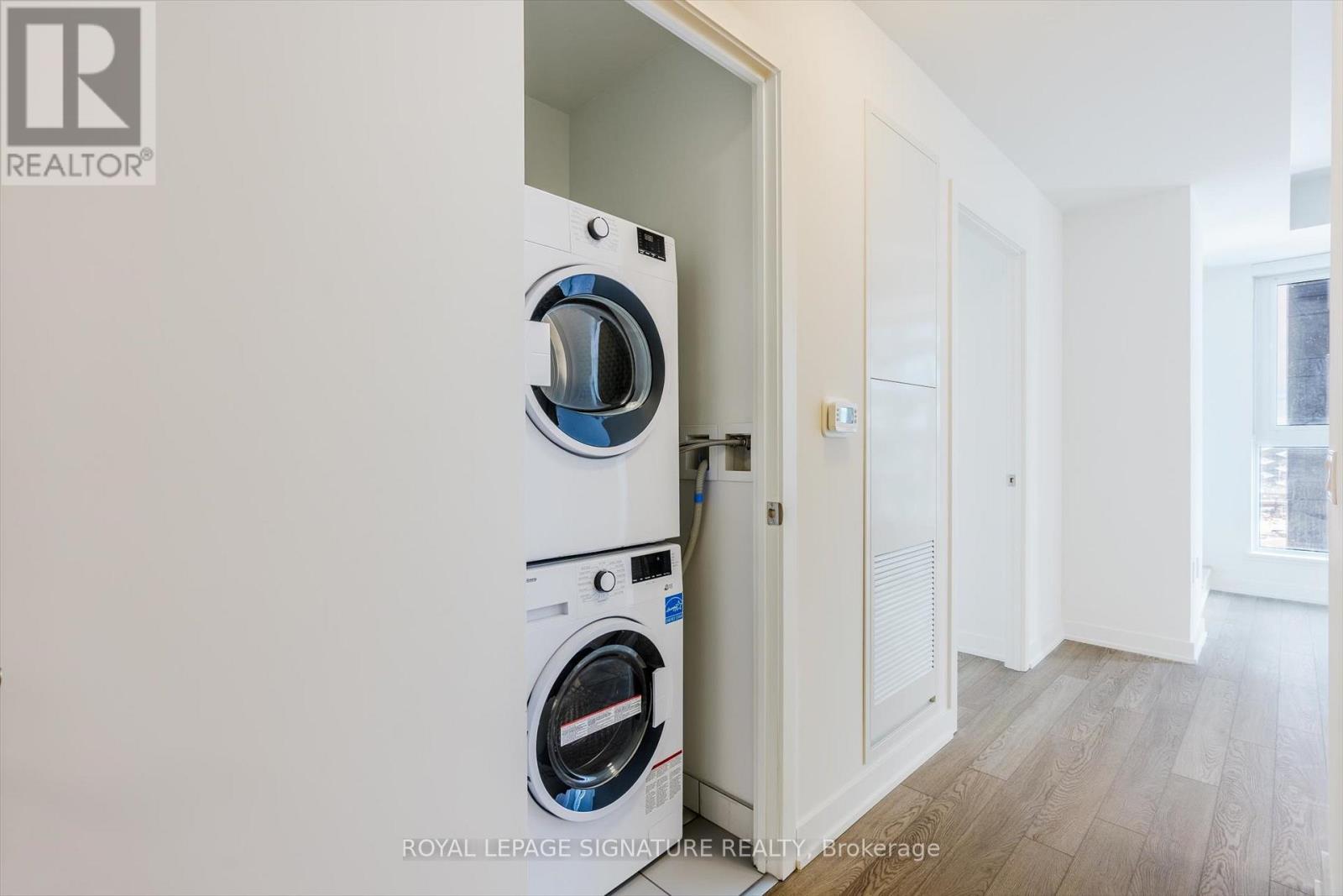 1420 - 1 Quarrington Lane, Toronto, Ontario  M3C 0S4 - Photo 4 - C12637292