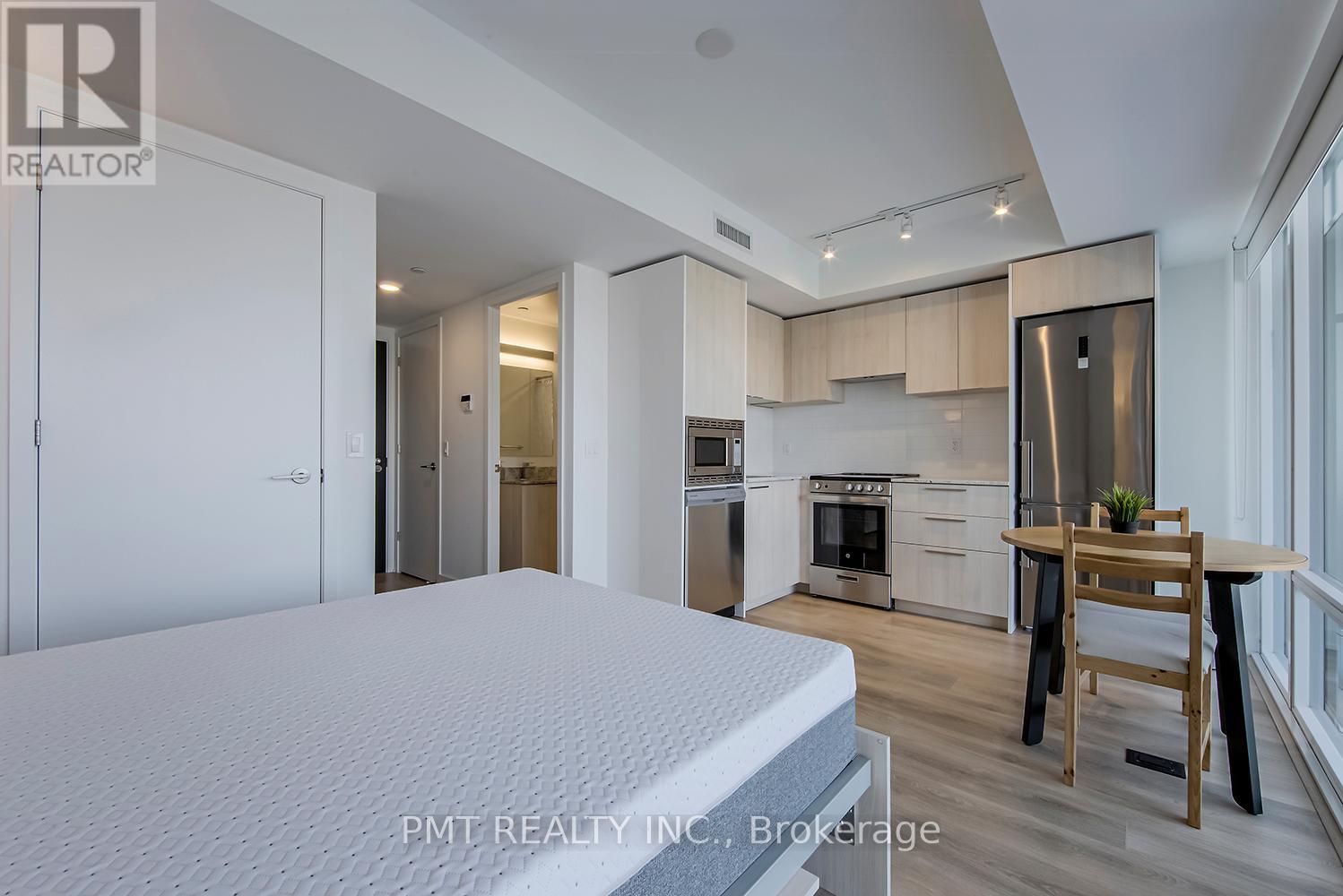 2106 - 18 Maitland Terrace, Toronto, Ontario  M4Y 0H2 - Photo 2 - C12637306