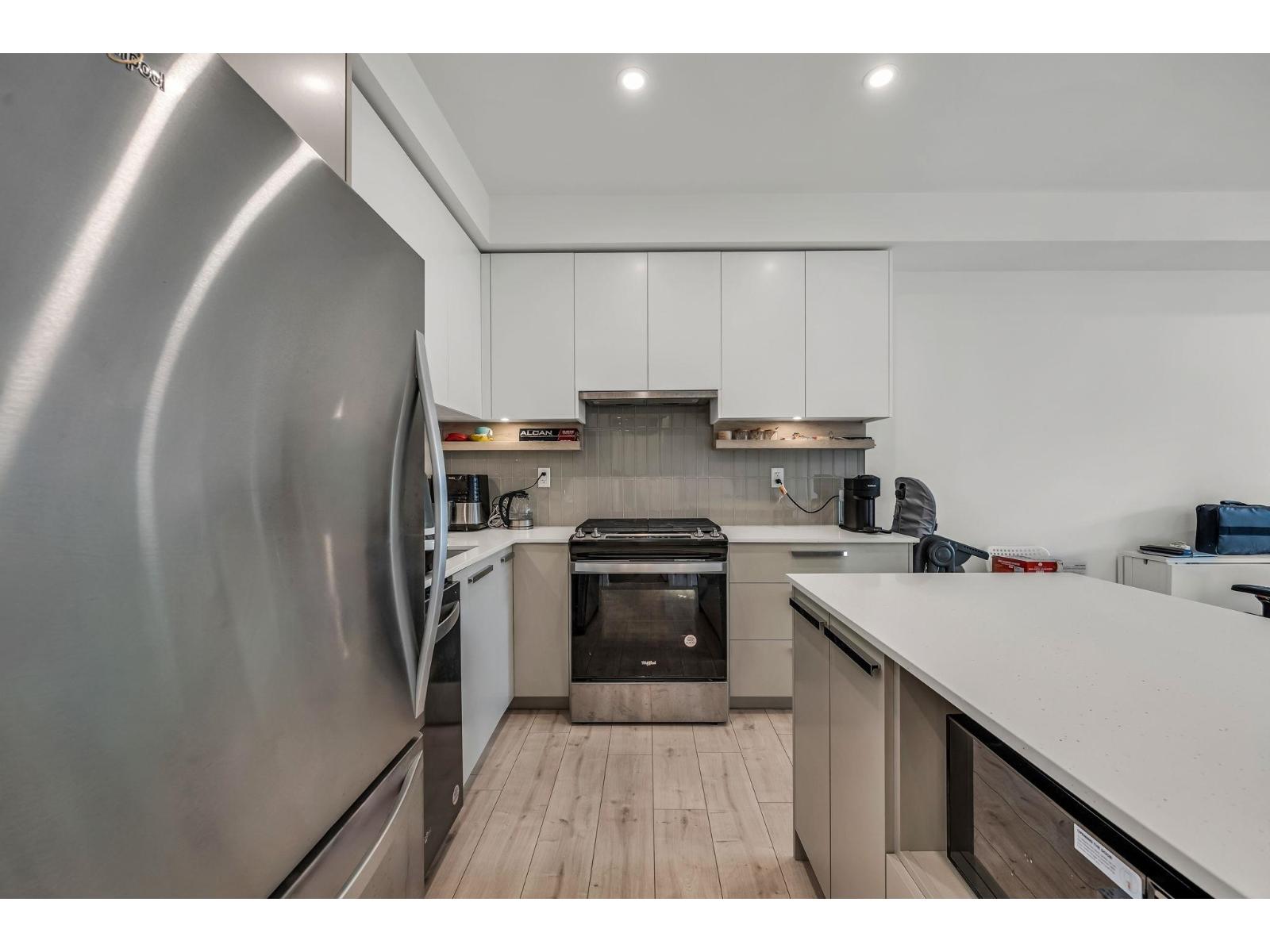 325 13788 76 Avenue, Surrey, British Columbia  V3W 3V9 - Photo 4 - R3074058