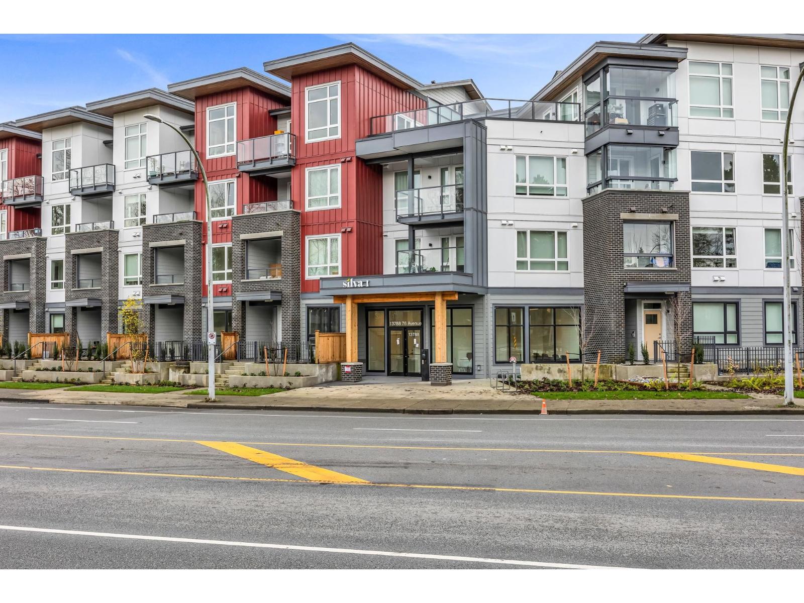 325 13788 76 AVENUE, Surrey, British Columbia