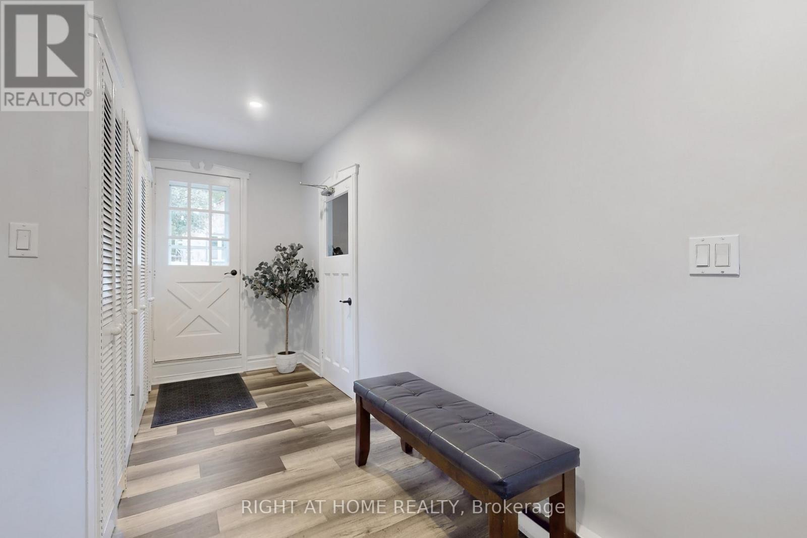 1243 Crossland Road, Springwater, Ontario  L9X 1B3 - Photo 4 - S12574174