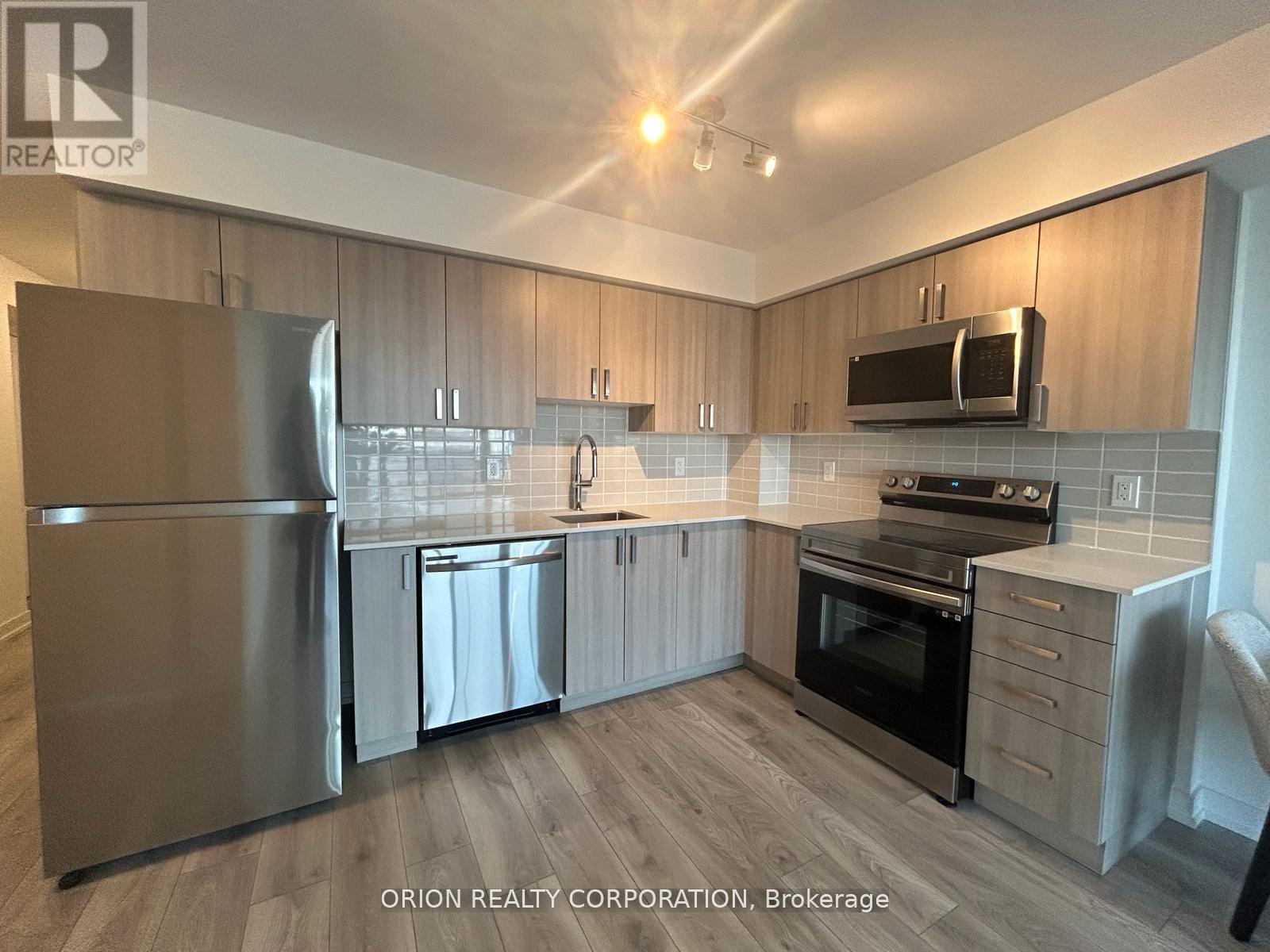 811 - 1455 Celebration Drive, Pickering, Ontario  L1W 1L8 - Photo 2 - E12637282