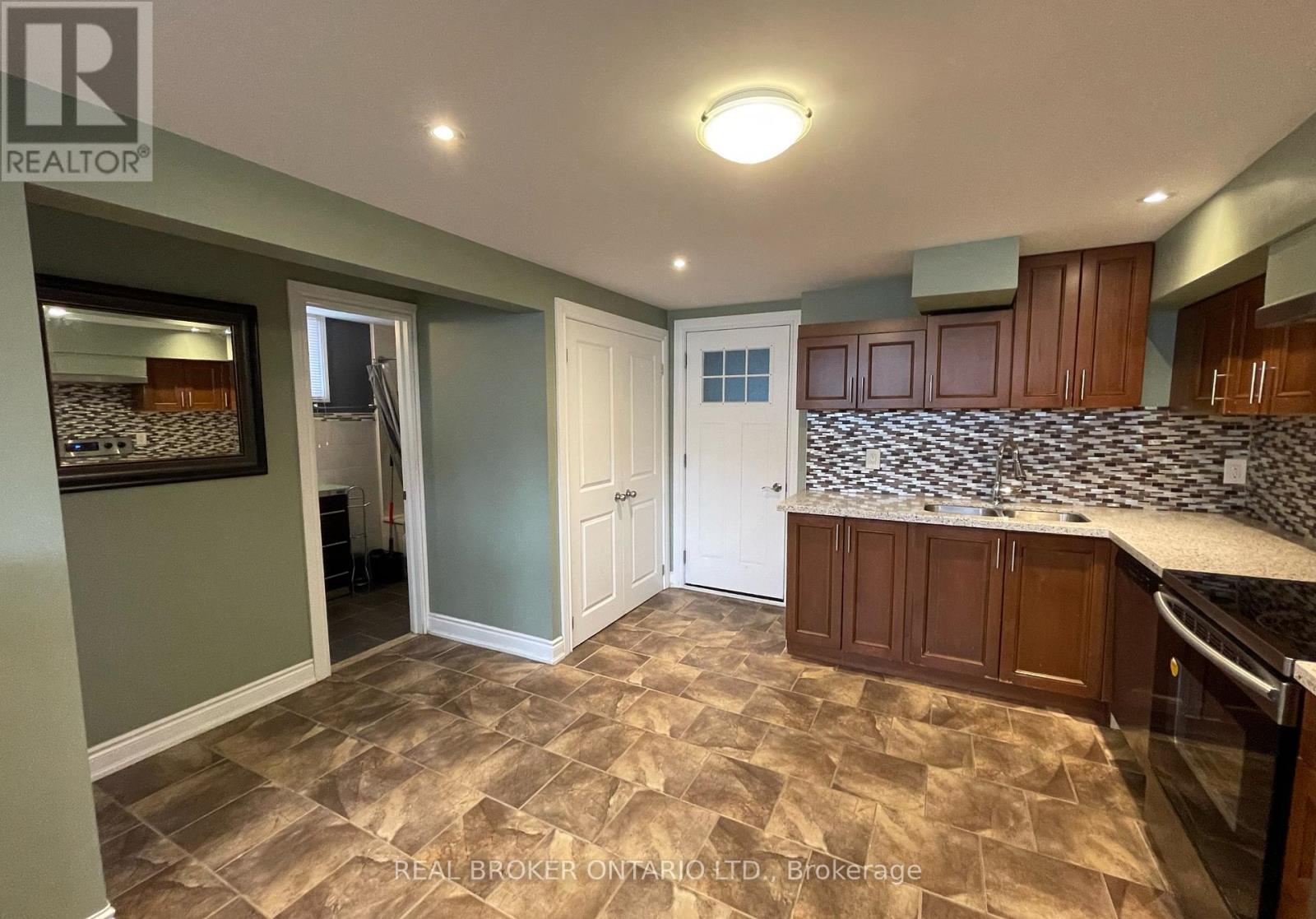 926 FLAGSHIP DRIVE, Mississauga, Ontario