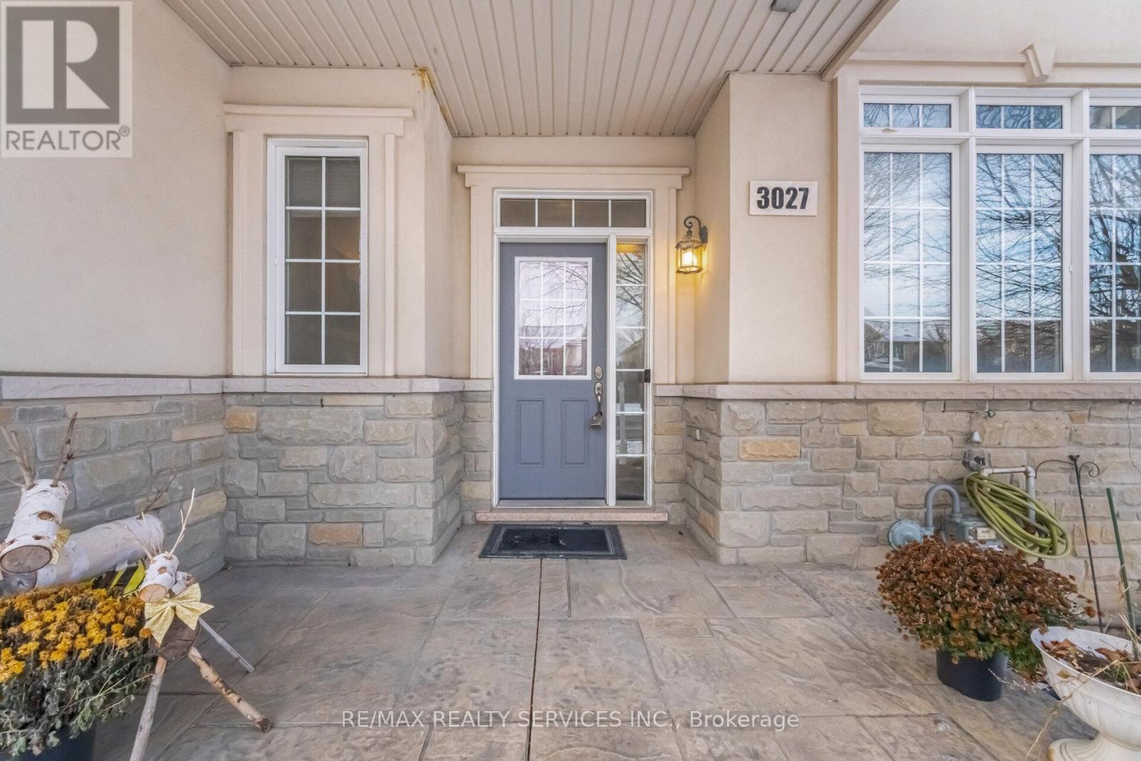 3027 Richview Boulevard, Oakville, Ontario L6M 5C7 - Photo 6 - W12634290