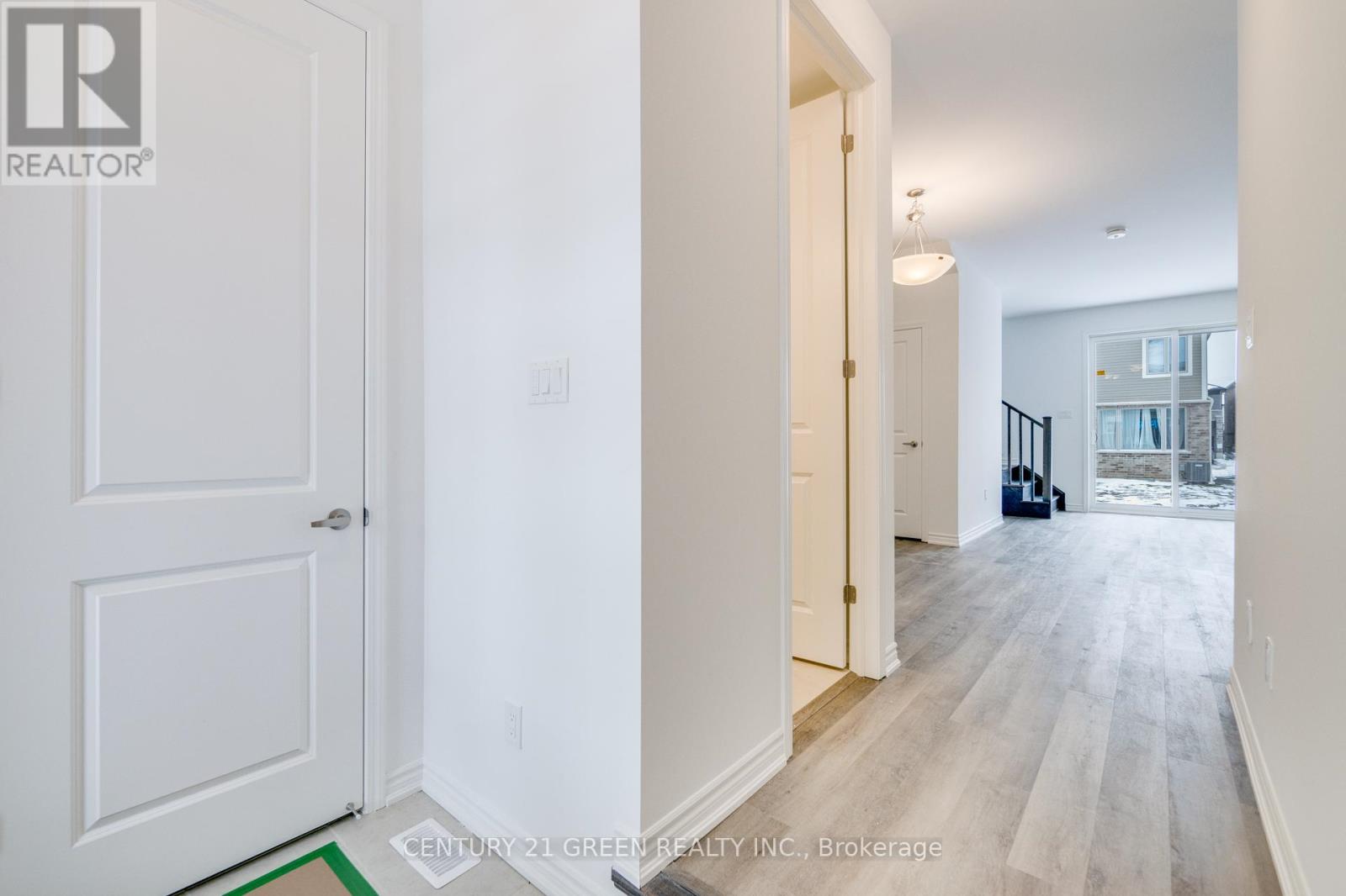 64 Histand Trail, Kitchener, Ontario  N2R 0S2 - Photo 6 - X12636990
