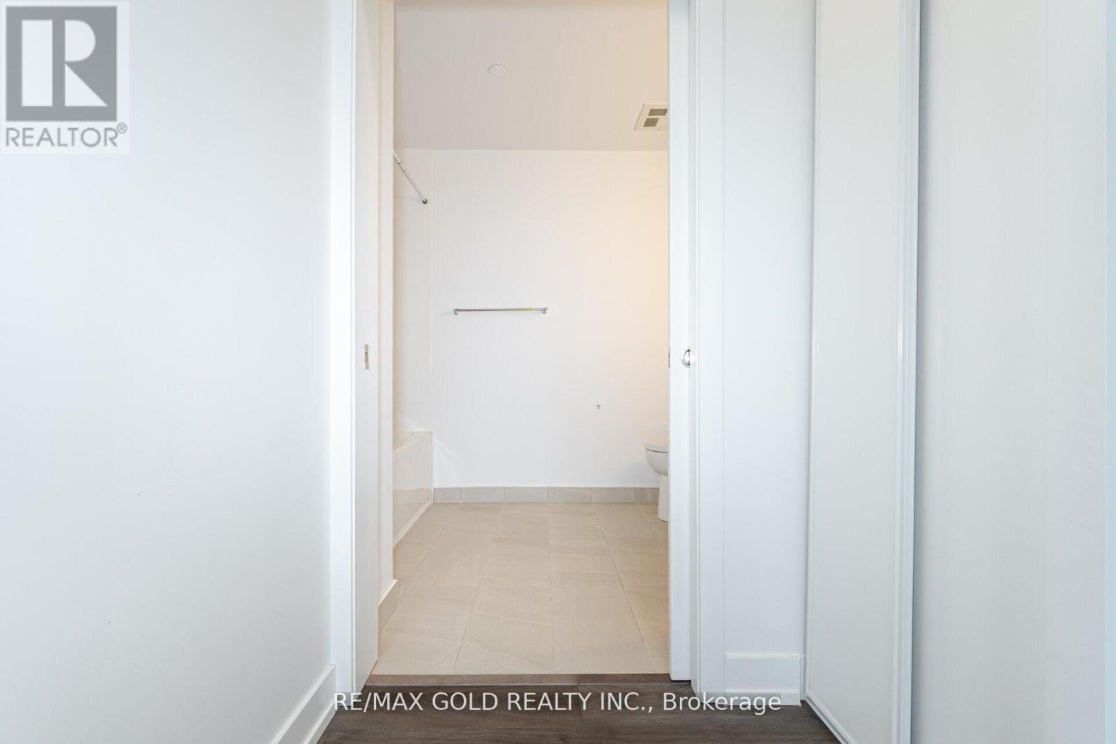 703 - 215 Veterans Drive, Brampton, Ontario  L7A 5L6 - Photo 23 - W12637318