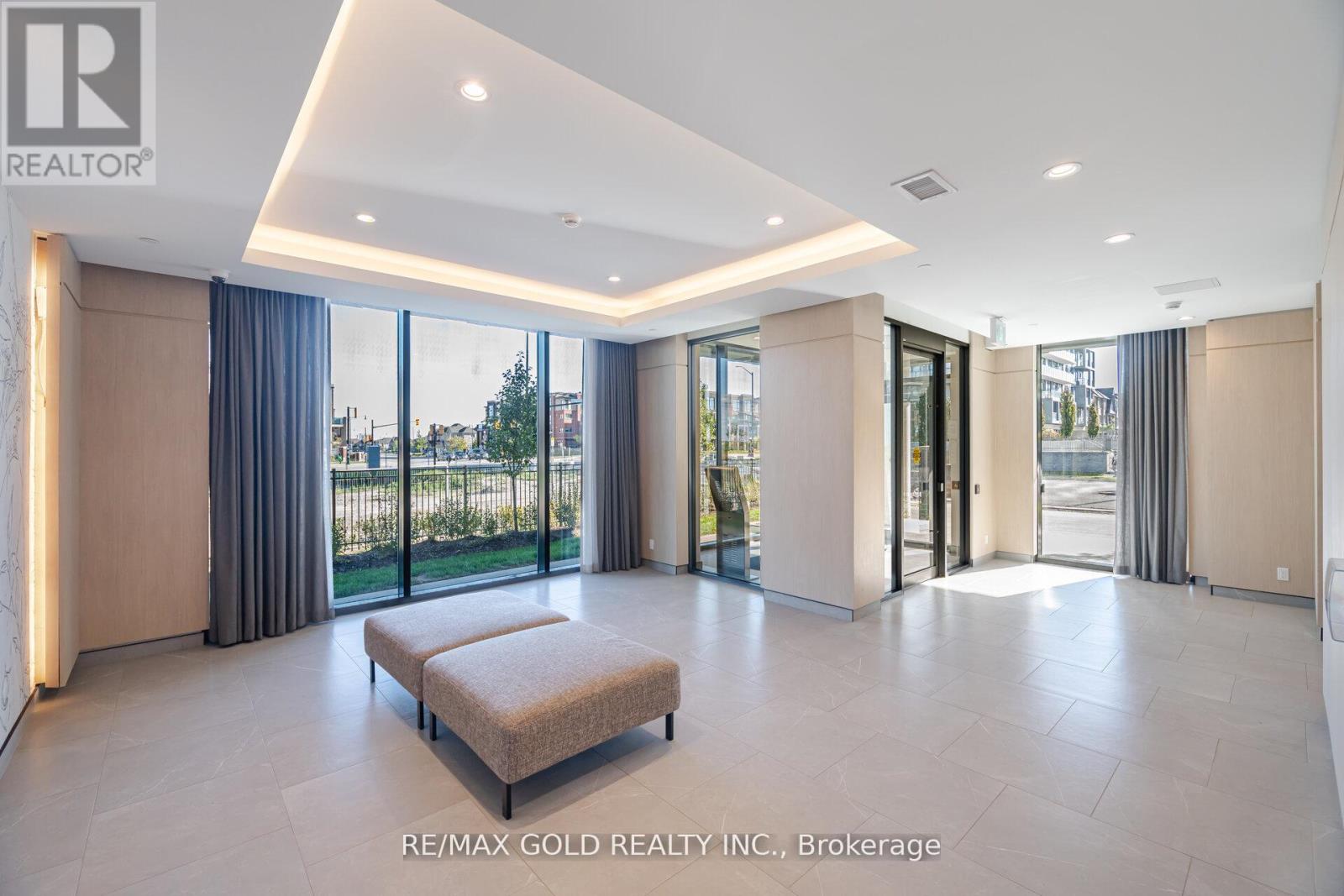 703 - 215 Veterans Drive, Brampton, Ontario  L7A 5L6 - Photo 3 - W12637318