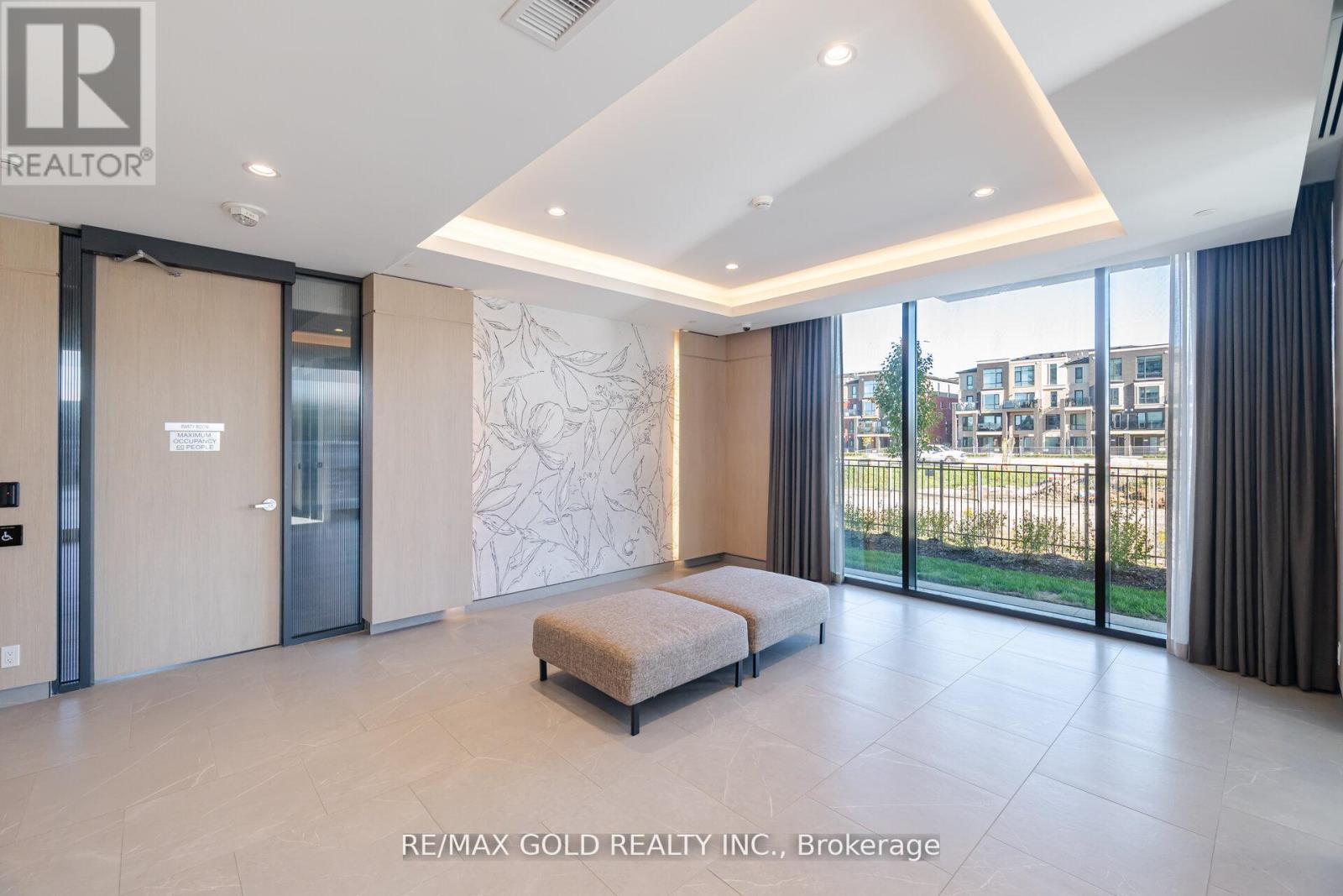 703 - 215 Veterans Drive, Brampton, Ontario  L7A 5L6 - Photo 4 - W12637318