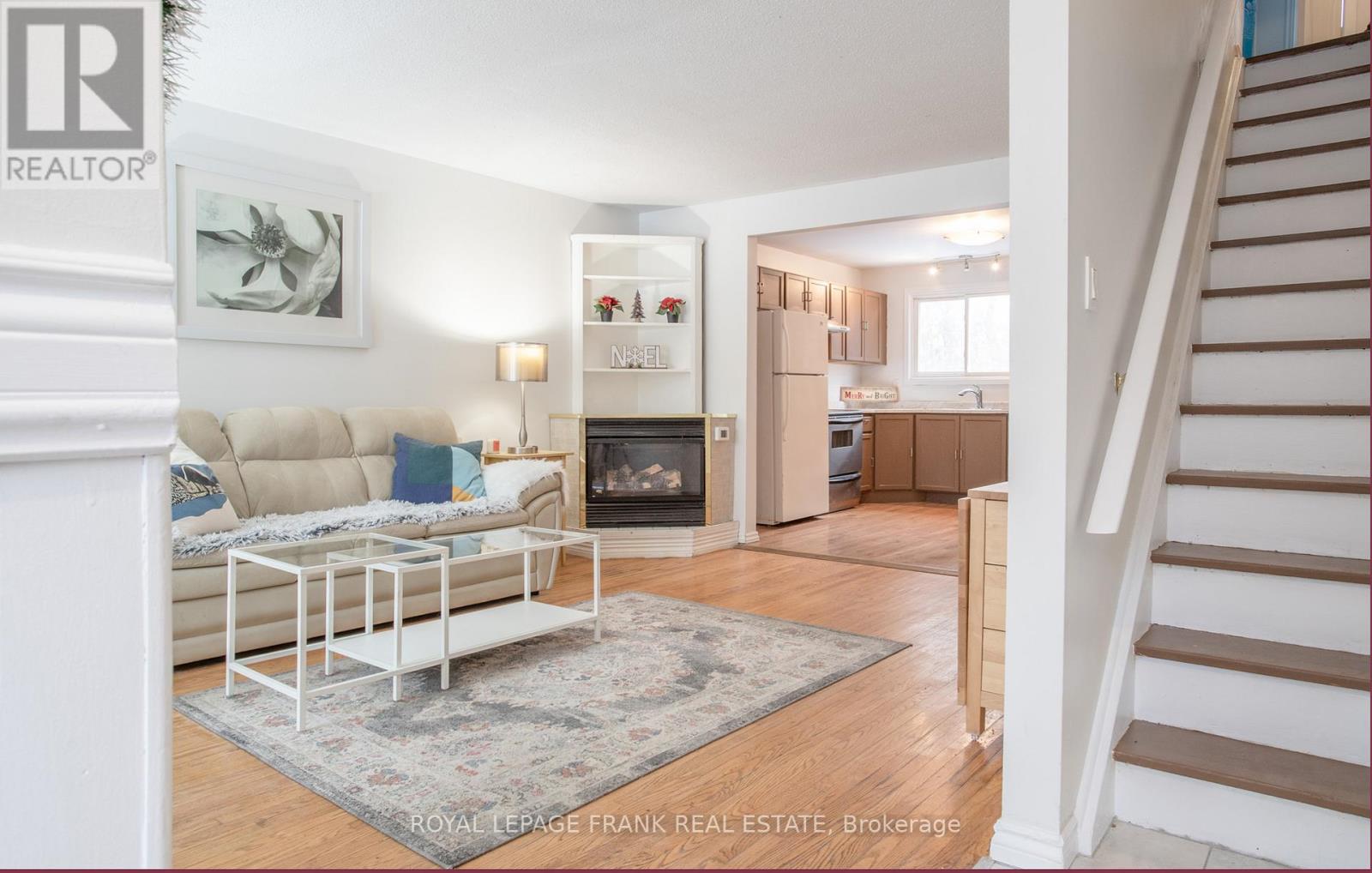 118 Capreol Court, Oshawa, Ontario  L1J 6E6 - Photo 2 - E12637456