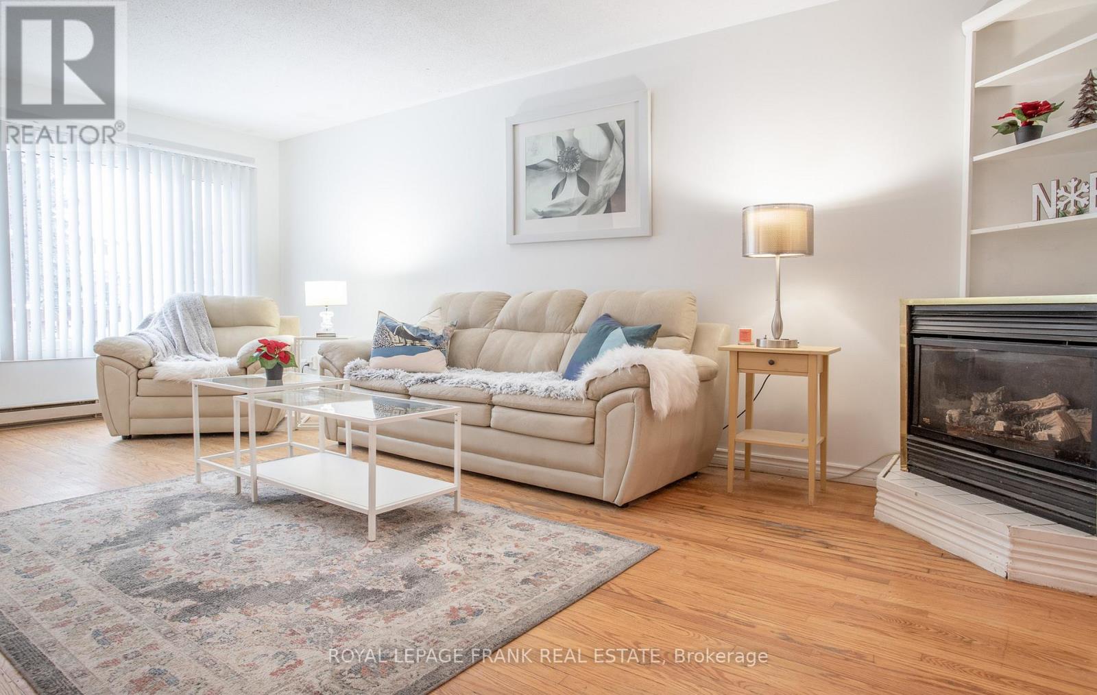 118 Capreol Court, Oshawa, Ontario  L1J 6E6 - Photo 5 - E12637456