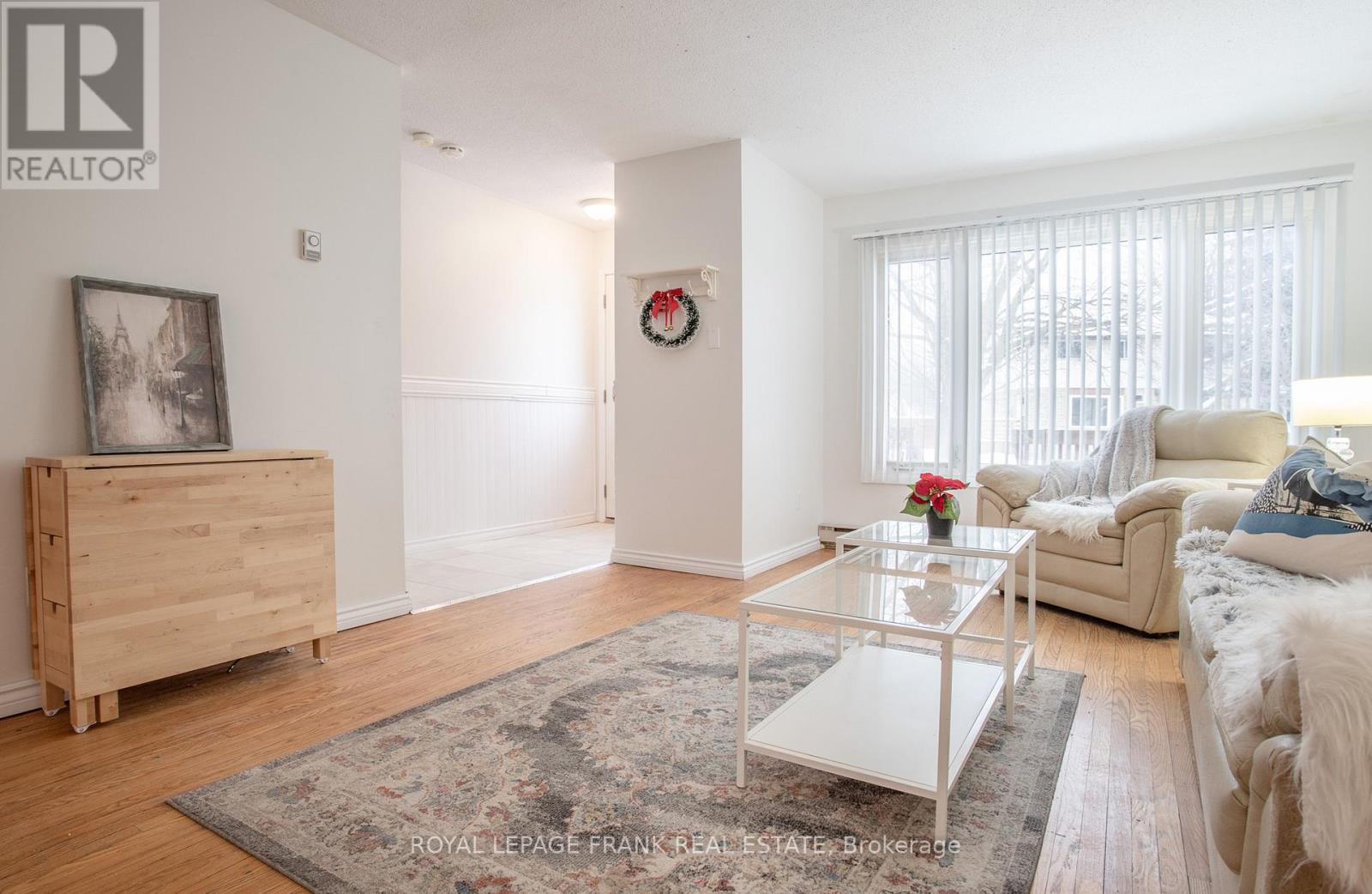 118 Capreol Court, Oshawa, Ontario  L1J 6E6 - Photo 6 - E12637456