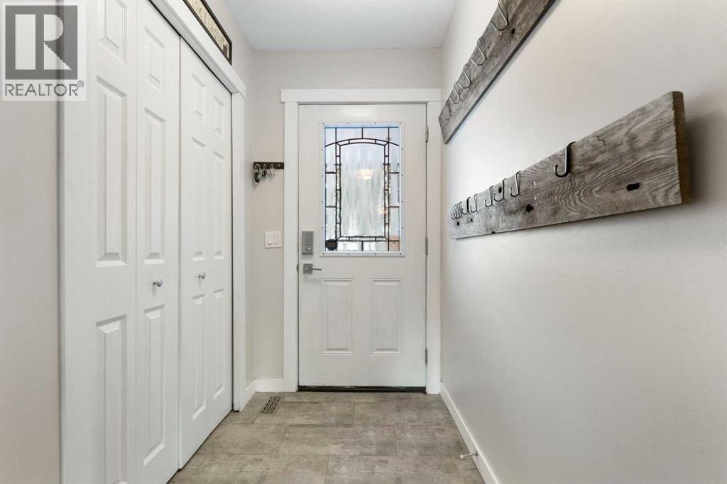 37 Benchlands Drive, Cochrane, Alberta  T4C 1C3 - Photo 4 - A2272679