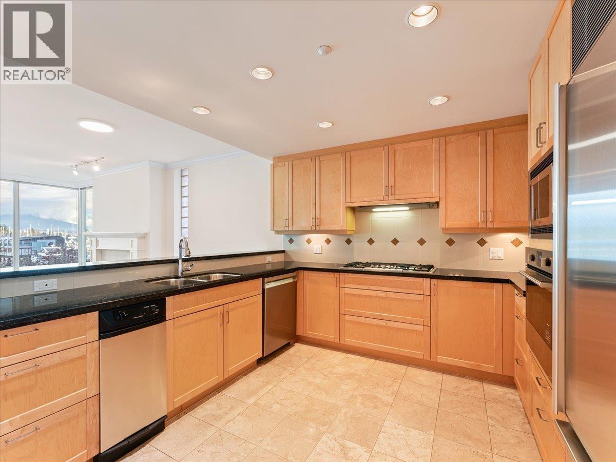 205 1717 Bayshore Drive, Vancouver, British Columbia V6G 3H3 - Photo 5 - R3065768