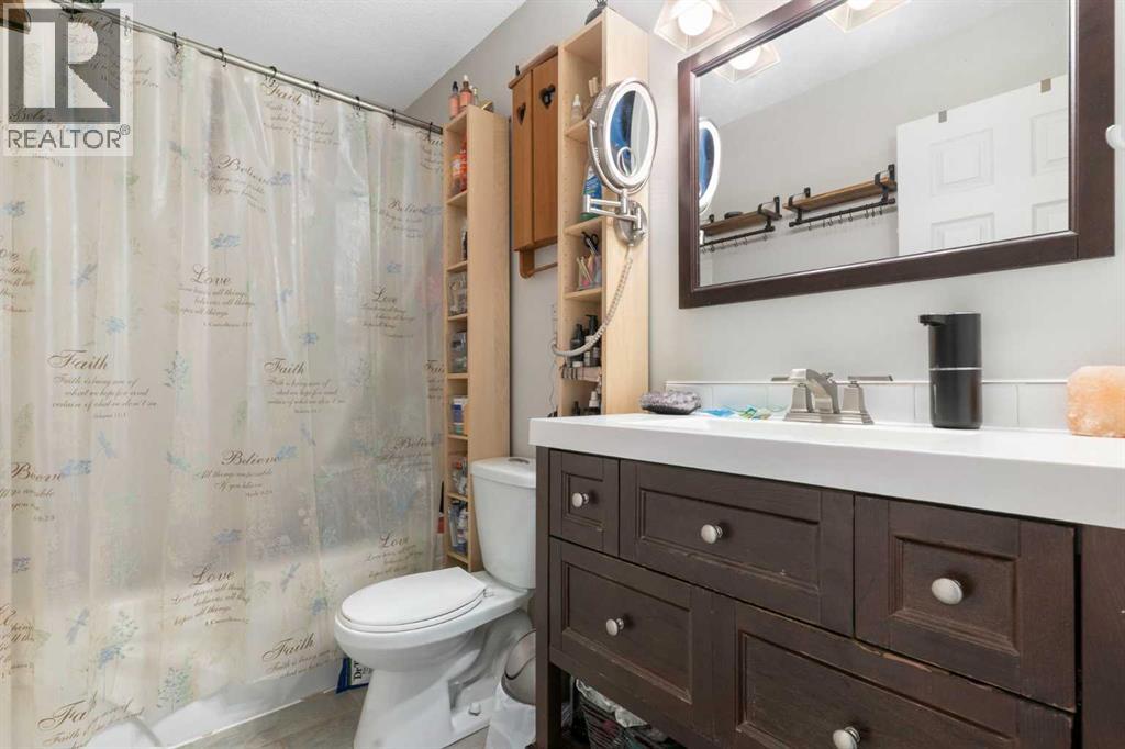 37 Benchlands Drive, Cochrane, Alberta  T4C 1C3 - Photo 7 - A2272679