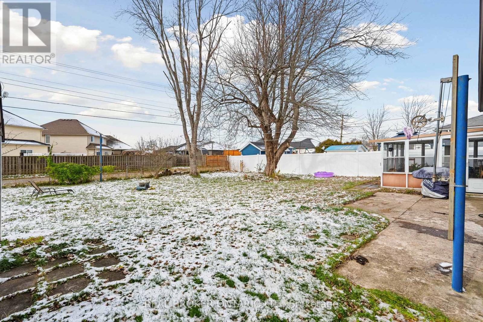 2 - 13 Thornton Street, Welland, Ontario  L3B 3A2 - Photo 18 - X12637398