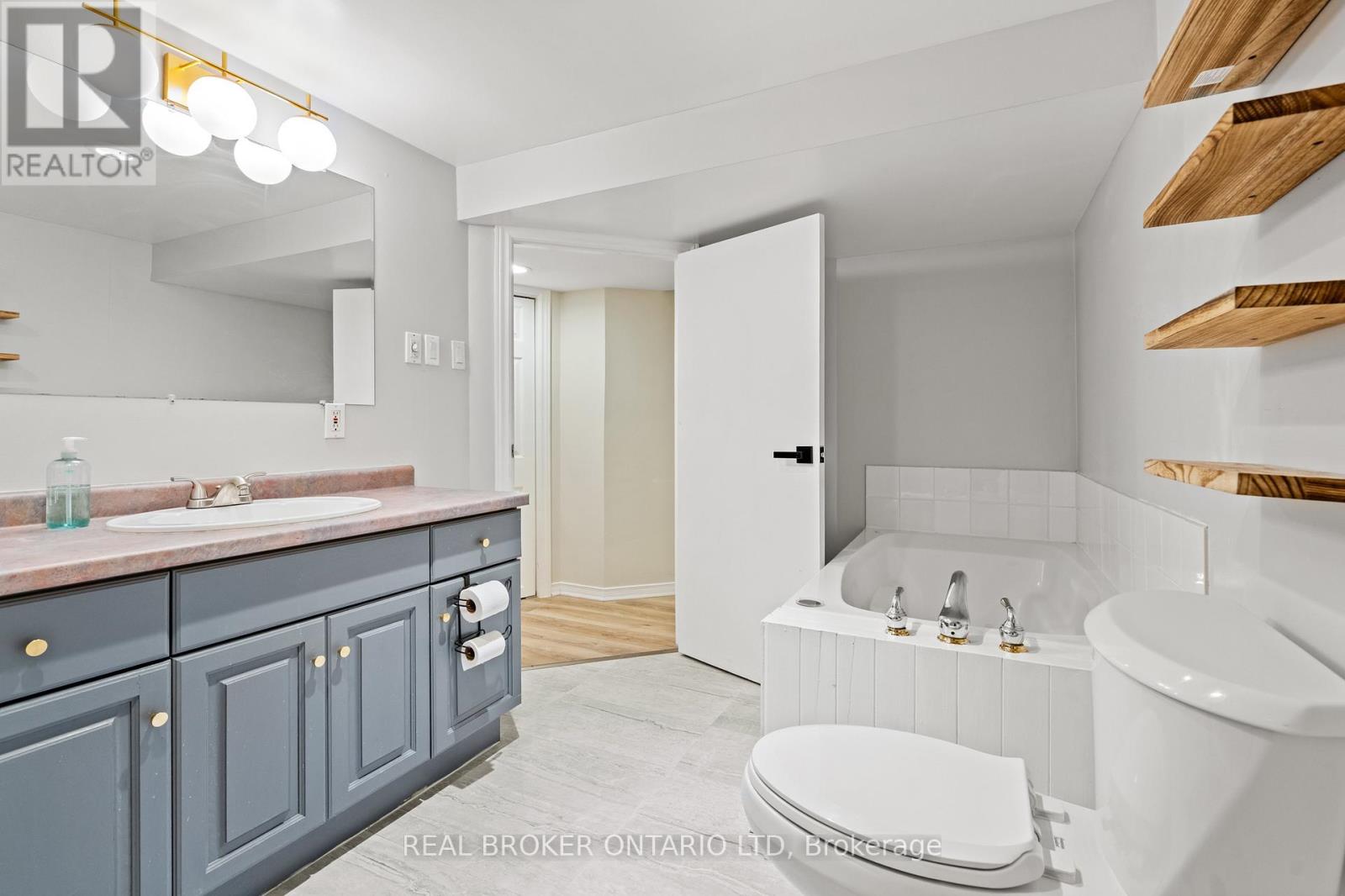 2 - 13 Thornton Street, Welland, Ontario  L3B 3A2 - Photo 8 - X12637398