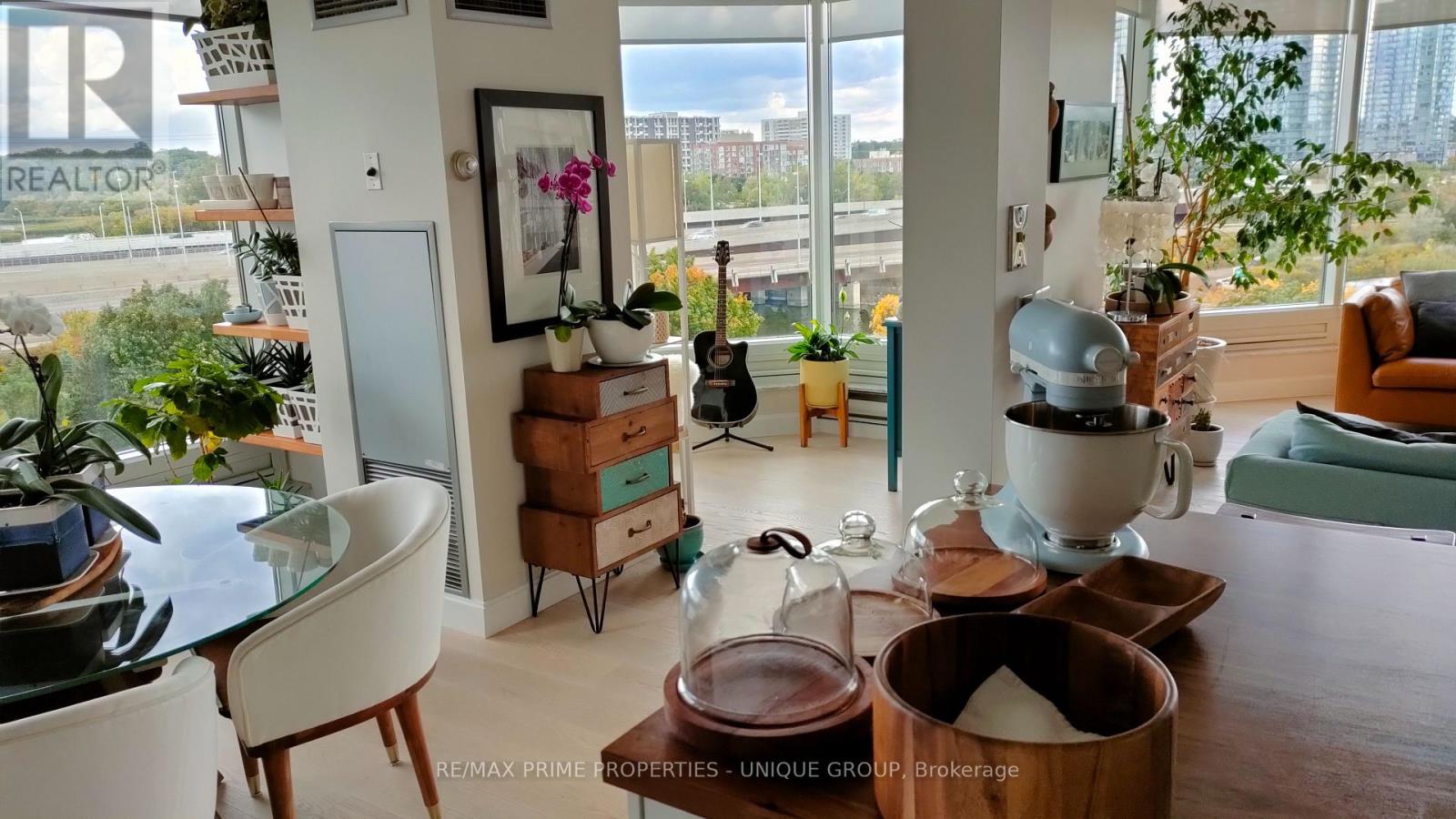 610 - 1 Palace Pier Court, Toronto, Ontario  M8V 3W9 - Photo 9 - W12612386