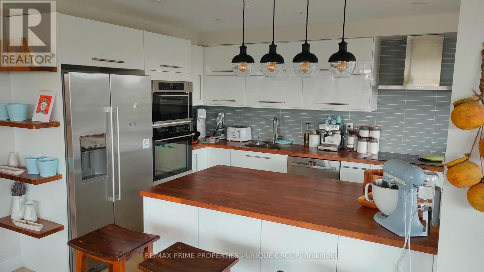 610 - 1 Palace Pier Court, Toronto, Ontario  M8V 3W9 - Photo 11 - W12612386