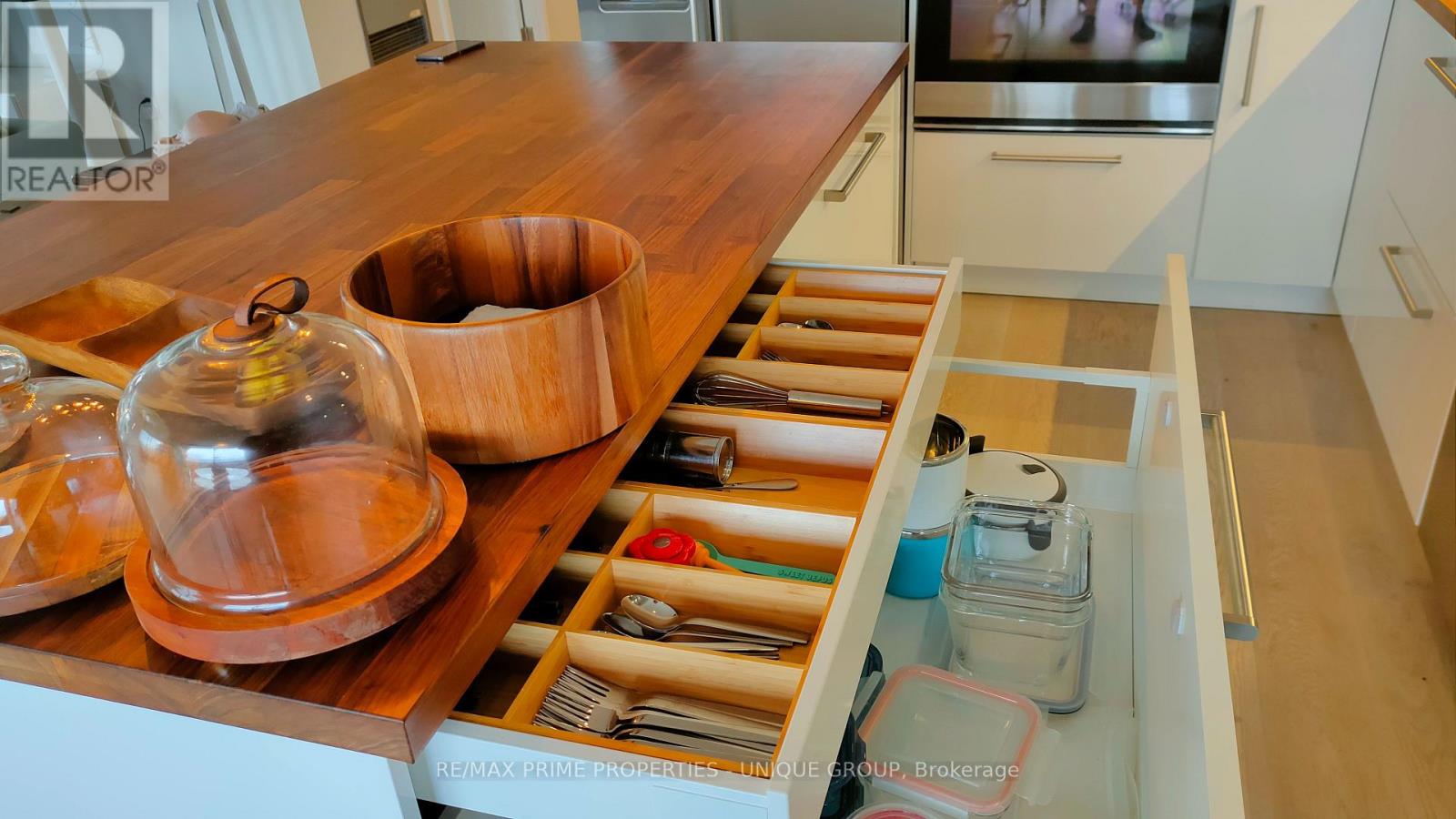 610 - 1 Palace Pier Court, Toronto, Ontario  M8V 3W9 - Photo 15 - W12612386