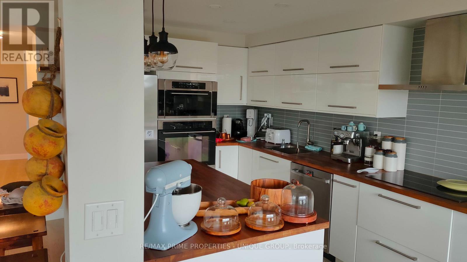 610 - 1 Palace Pier Court, Toronto, Ontario  M8V 3W9 - Photo 12 - W12612386