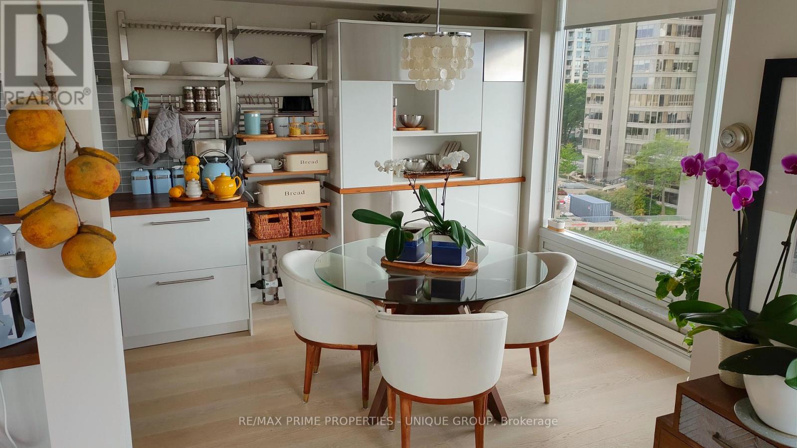 610 - 1 Palace Pier Court, Toronto, Ontario  M8V 3W9 - Photo 8 - W12612386