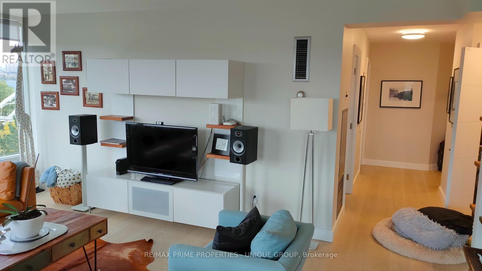 610 - 1 Palace Pier Court, Toronto, Ontario  M8V 3W9 - Photo 5 - W12612386