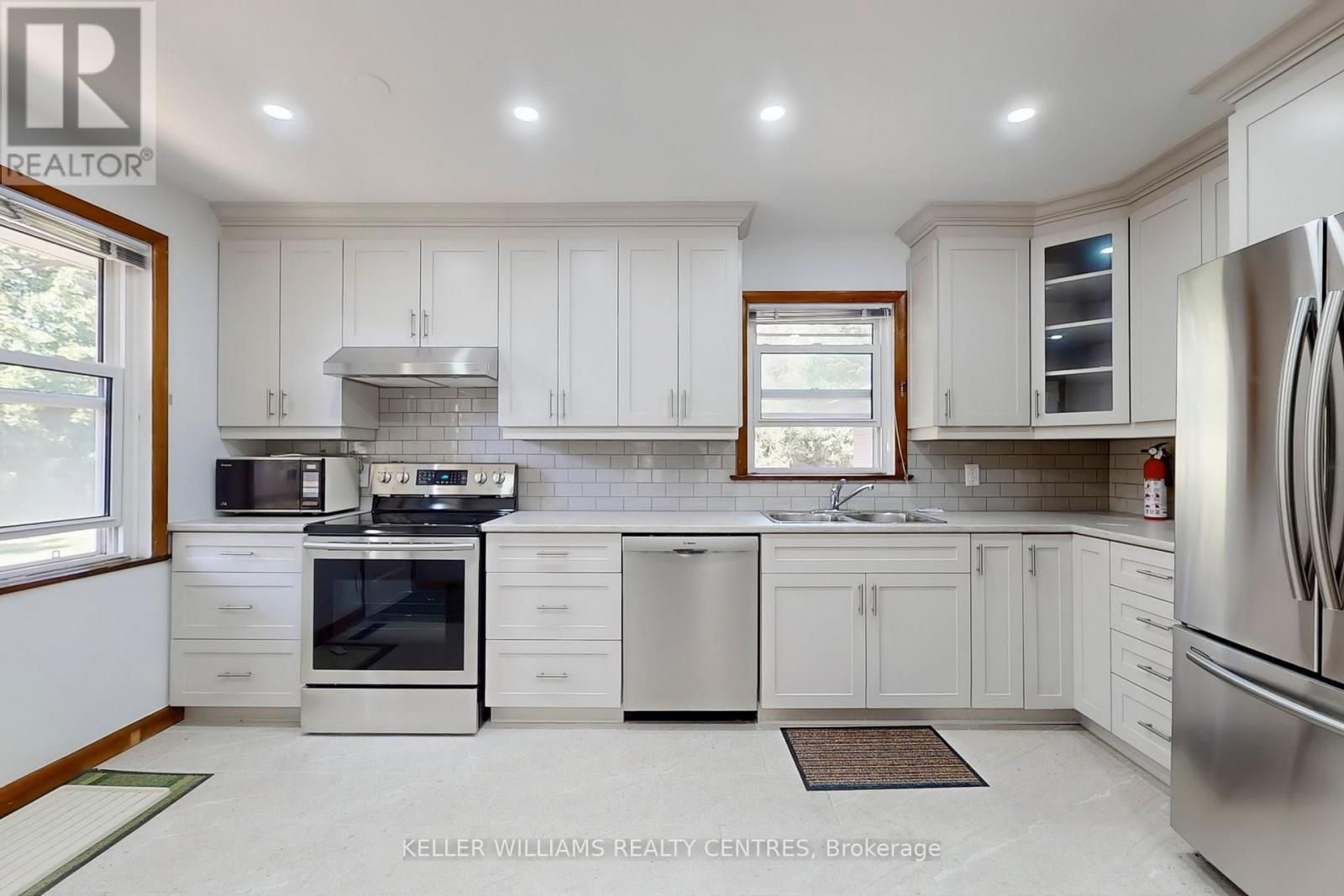 Unit A - 252 Elgin Mills Road W, Richmond Hill, Ontario  L4C 4M2 - Photo 4 - N12424370