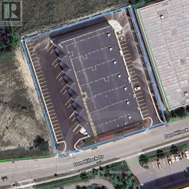 2 - 32 Don Hillock Drive, Aurora, Ontario  L4G 0H6 - Photo 2 - N12626576