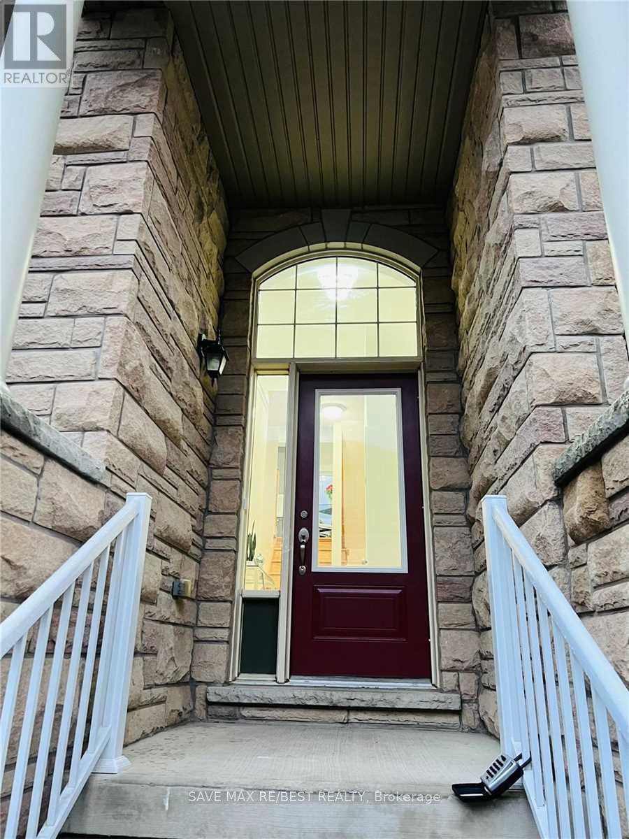 12 Aspen Hill Road, Brampton, Ontario  L6Y 6E3 - Photo 2 - W12487427