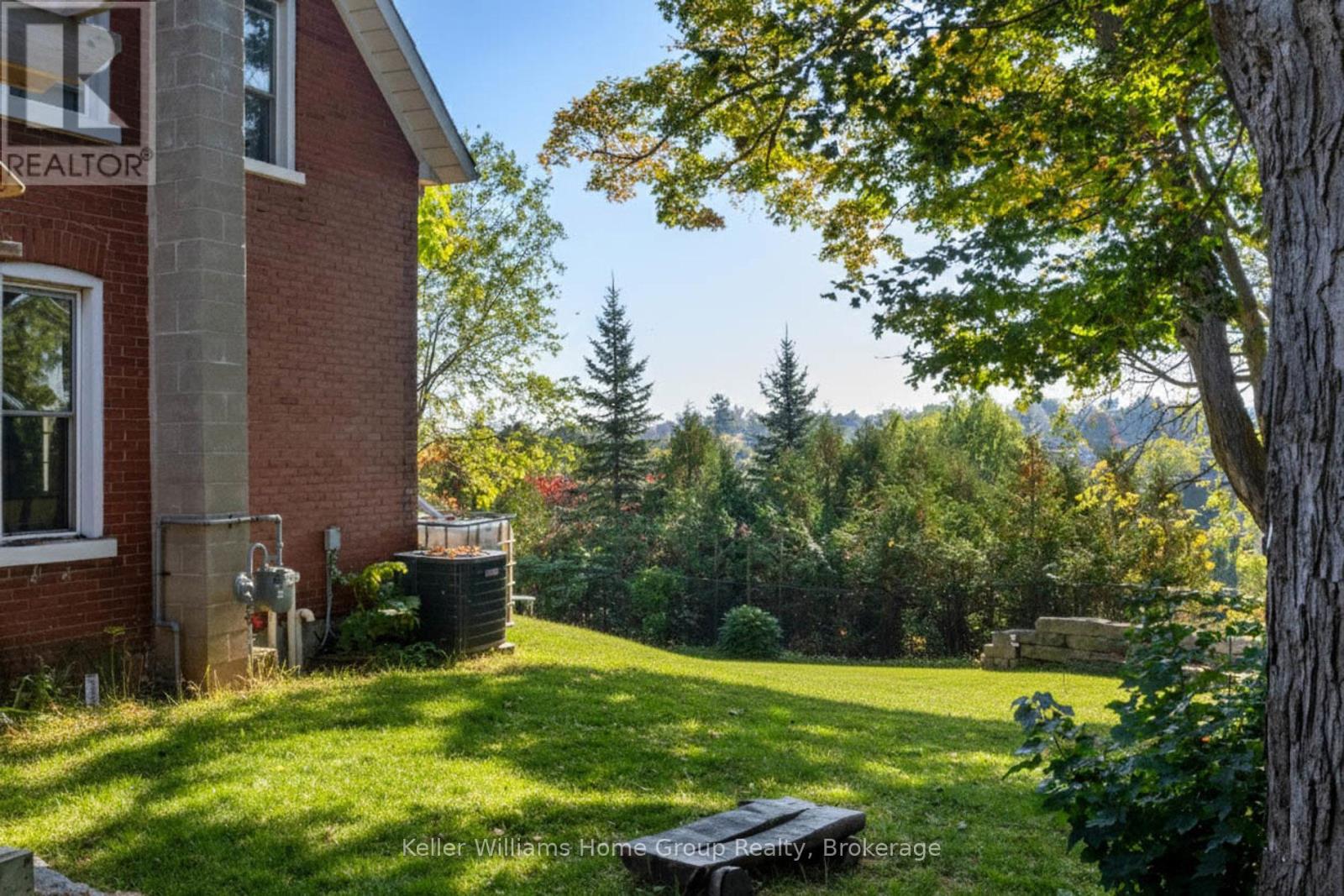 484 St Patrick Street E, Centre Wellington, Ontario N1M 1M9 - Photo 5 - X12637434