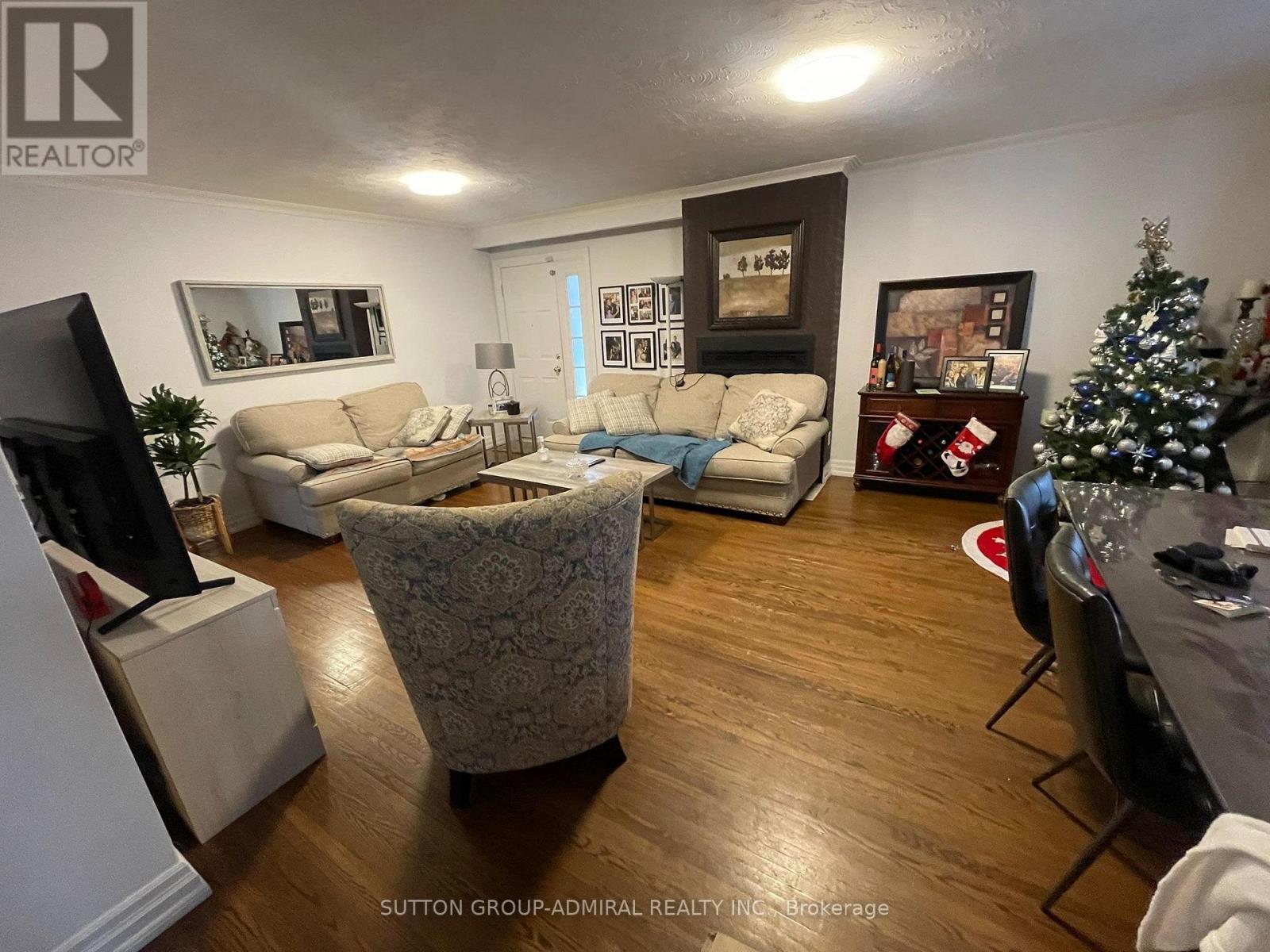 Main Flr - 12 Caines Avenue, Toronto, Ontario  M2M 1G2 - Photo 2 - C12637364