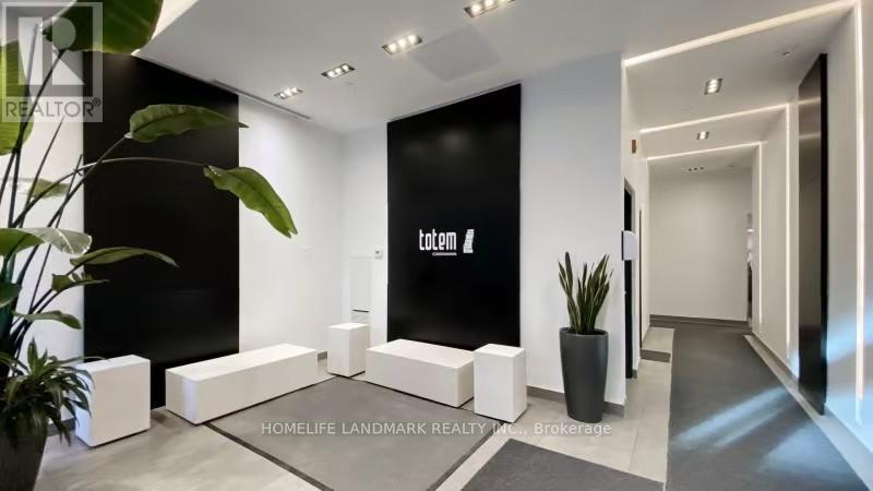 805 - 17 Dundonald Street, Toronto, Ontario  M4Y 1K3 - Photo 8 - C12637378