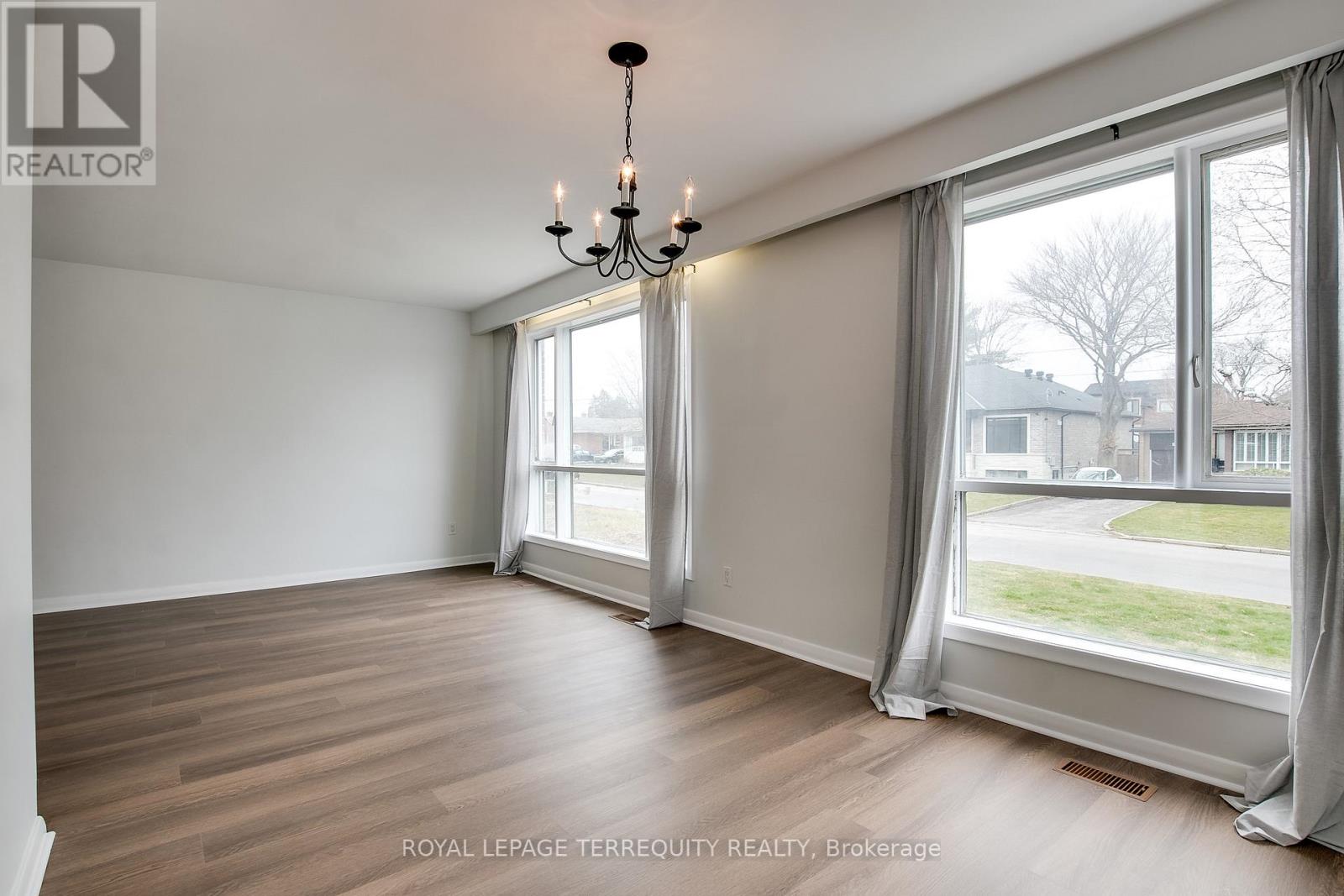 93 Searle Avenue, Toronto, Ontario  M3H 4A8 - Photo 10 - C12637426