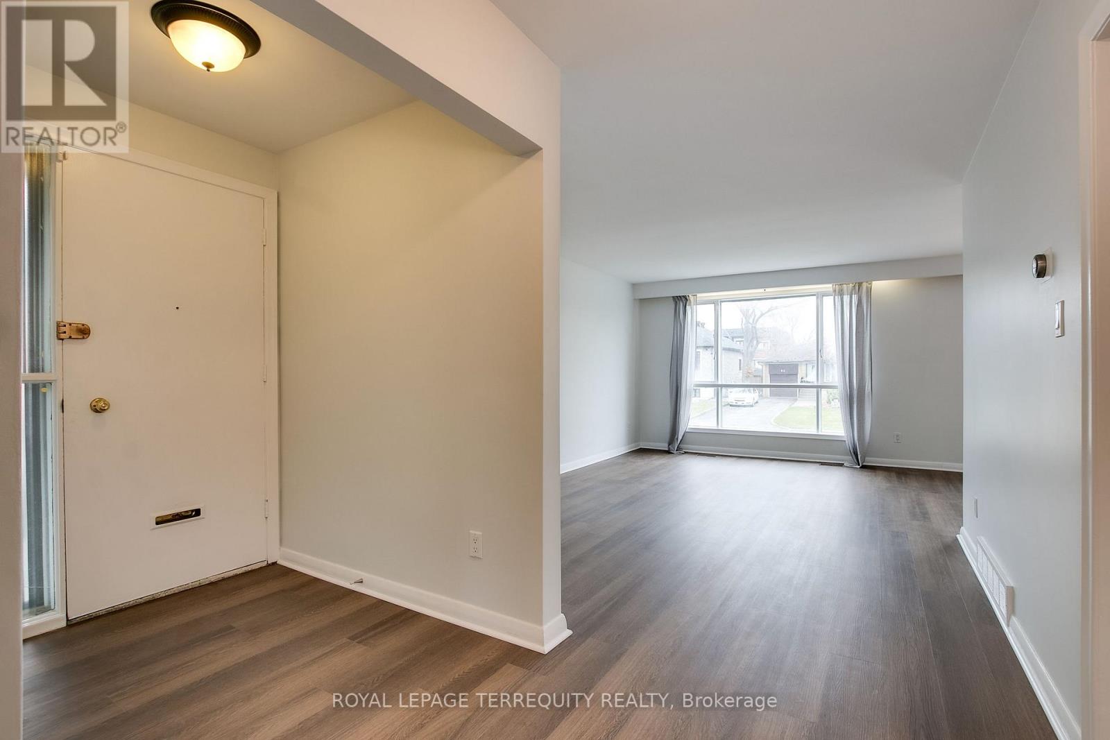 93 Searle Avenue, Toronto, Ontario  M3H 4A8 - Photo 2 - C12637426
