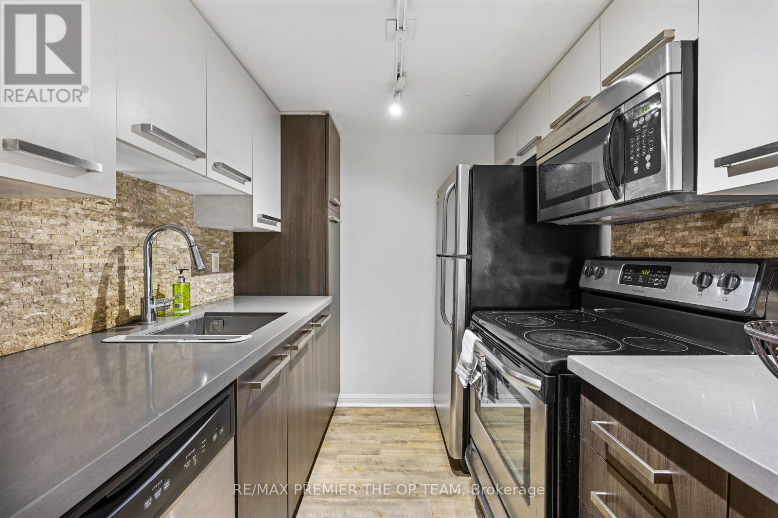 407 - 11 St Joseph Street, Toronto, Ontario  M4Y 3G4 - Photo 3 - C12637432