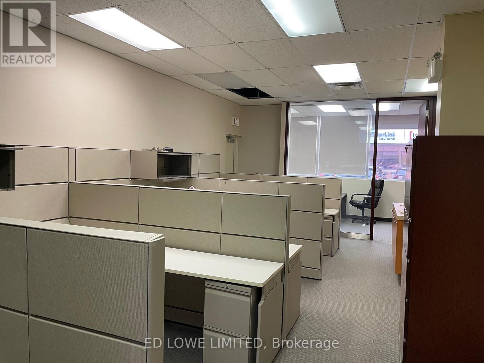 101 - 126 Wellington Street W, Barrie, Ontario  L4N 1K9 - Photo 2 - S11959502