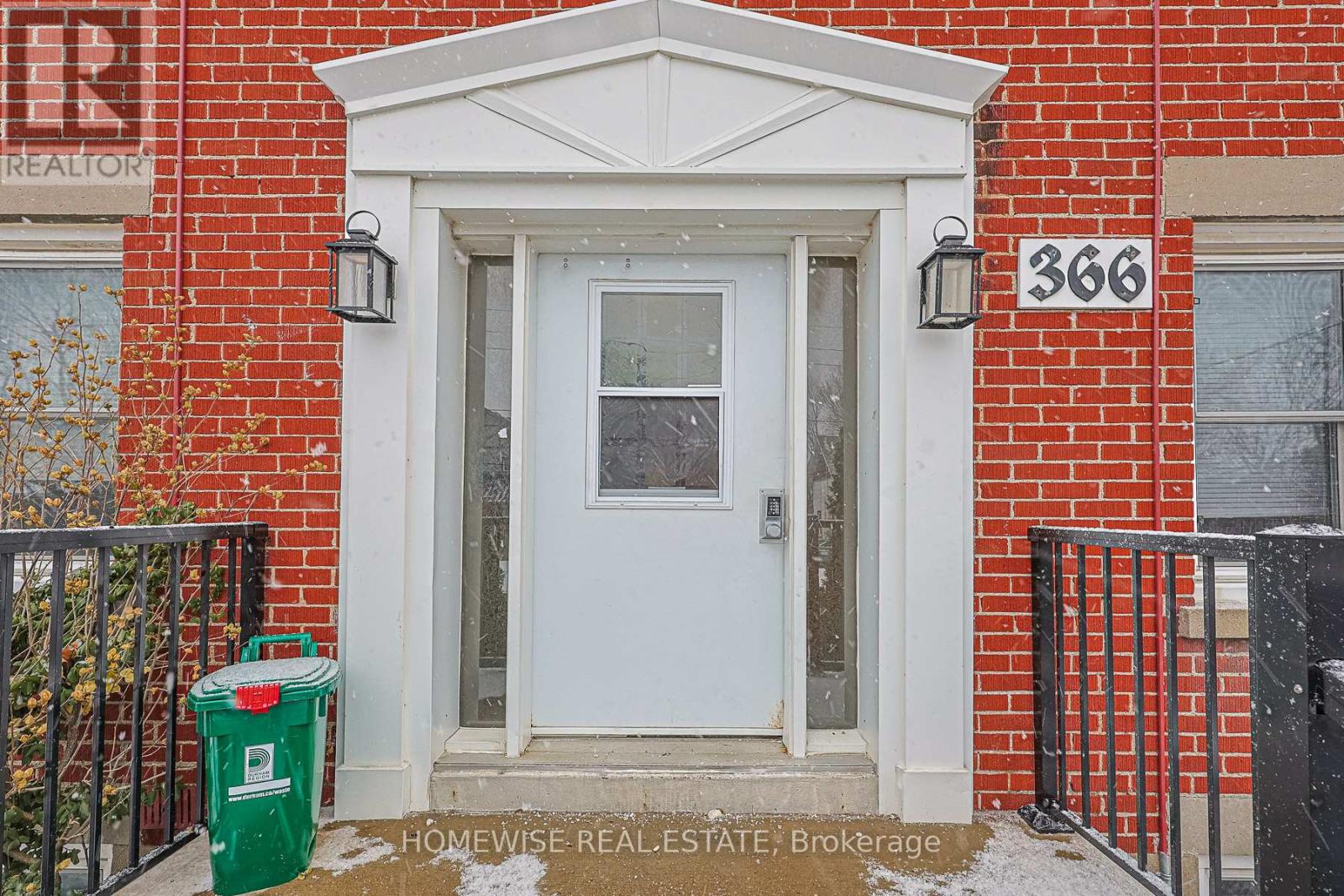 4 - 366 Mary Street N, Oshawa, Ontario  L1G 5C8 - Photo 3 - E12637446